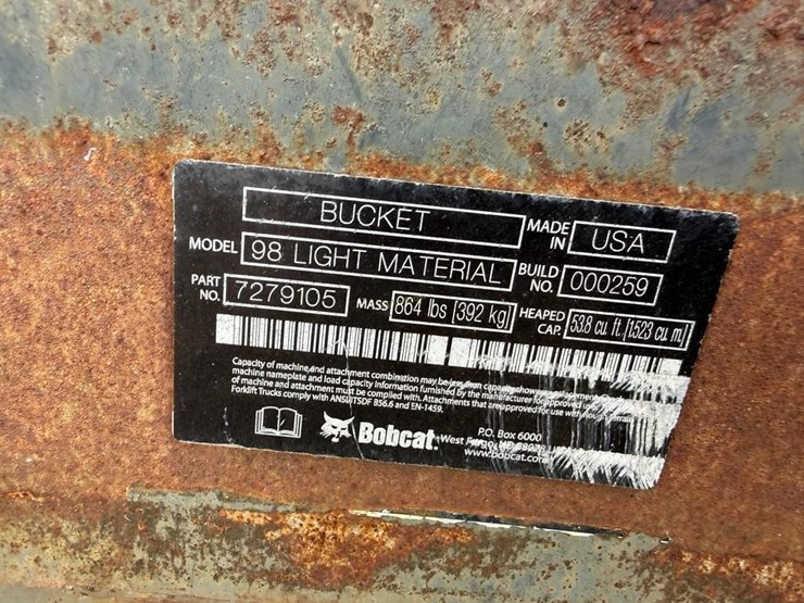 bobcat-8'-skidsteer-bucket-image-6