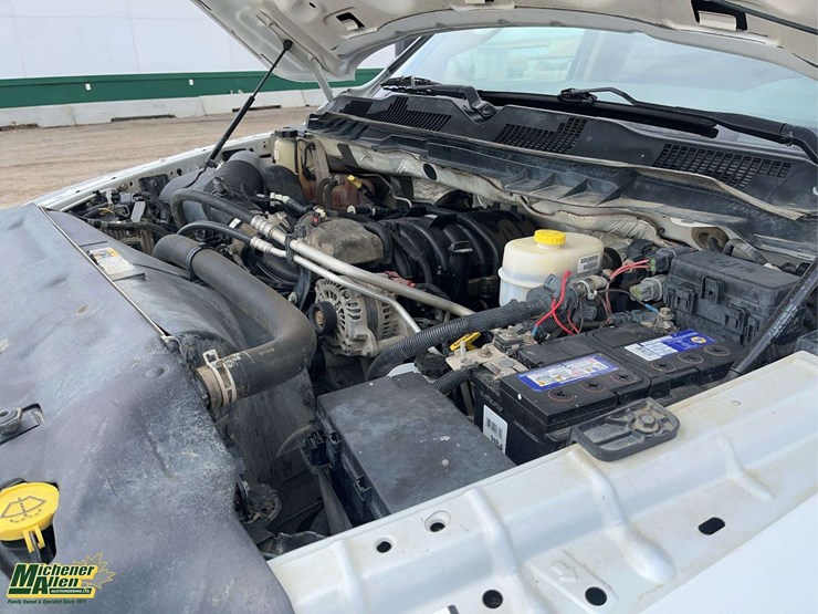 2015-dodge-3500-image-23