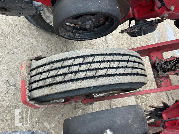 2014-white-9824-image-48