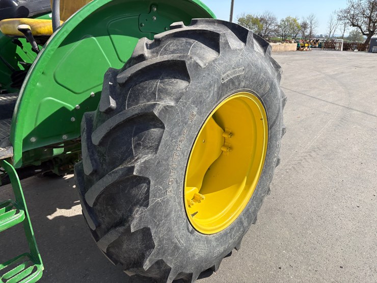 john-deere-5075e-image-19