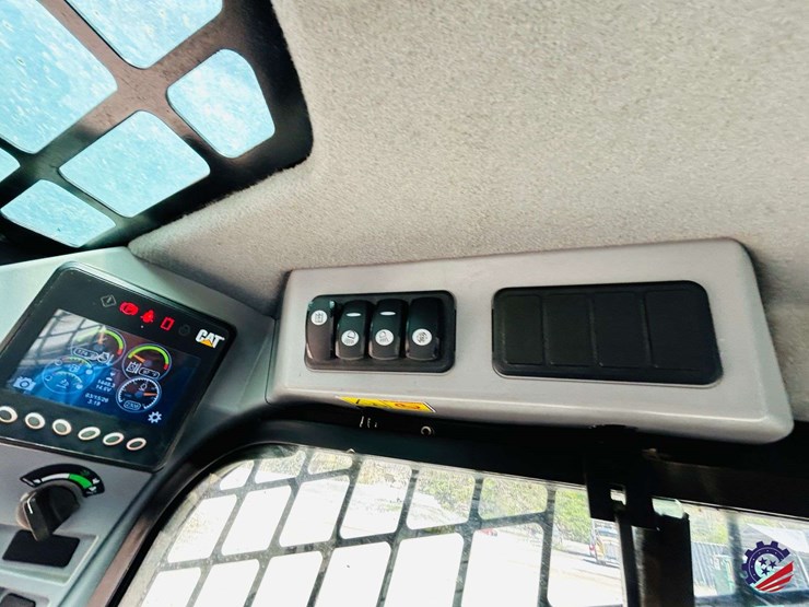 2018-caterpillar-299d2-image-53