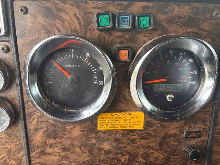 1985-kenworth-w900-image-14