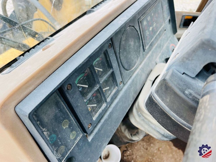 1995-caterpillar-it28f-image-56