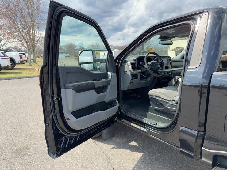 2023-ford-f450-xlt-image-19