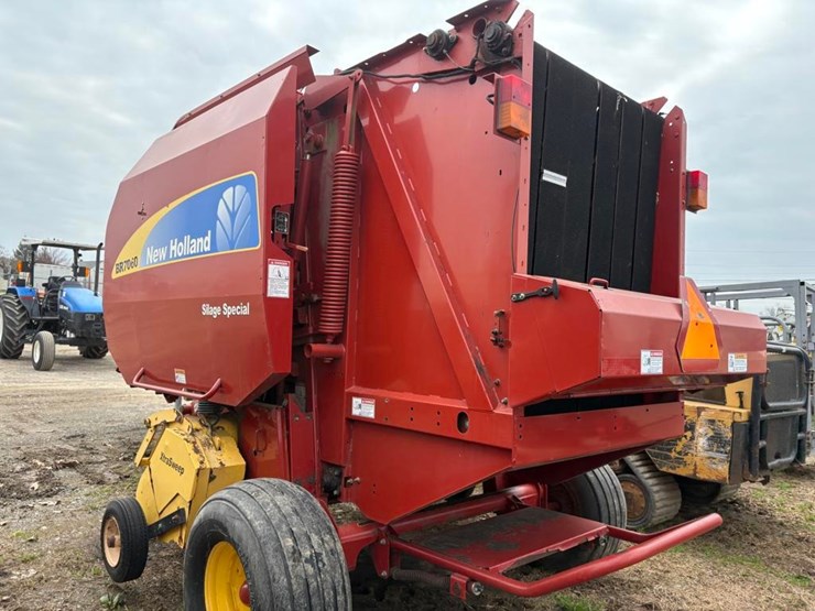 new-holland-br7060-image-11