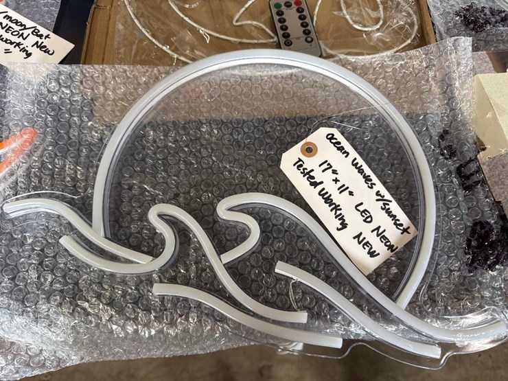 new-ocean-waves-17in-x-11in-led-light-works-image-2