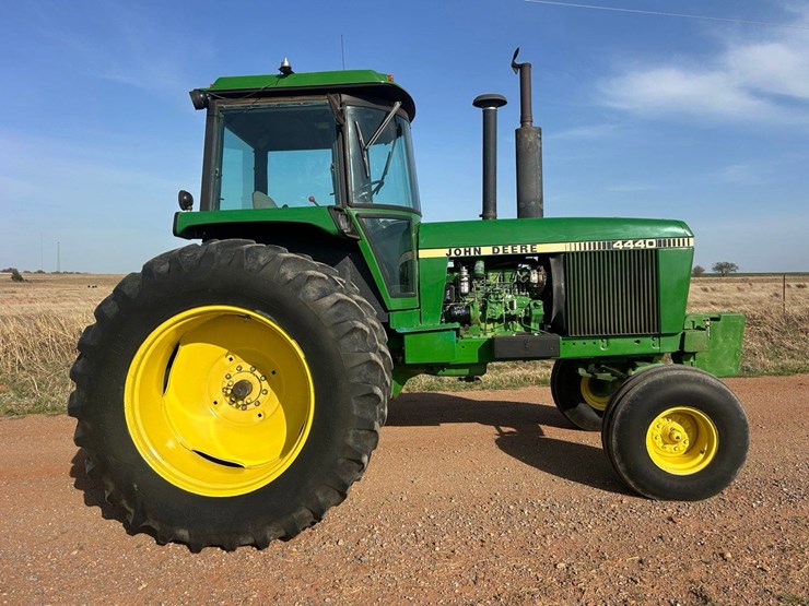 1982-john-deere-4440-image-1