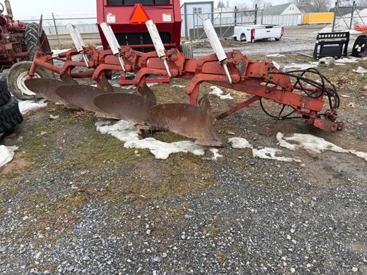 international-710-image-1