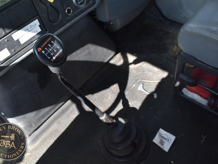 2005-international-durastar-4300-image-39