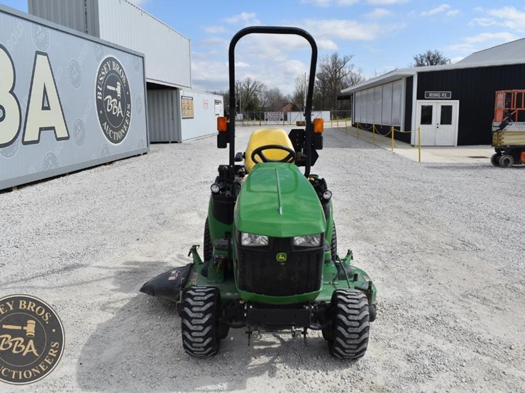 2017-john-deere-1025r-image-8