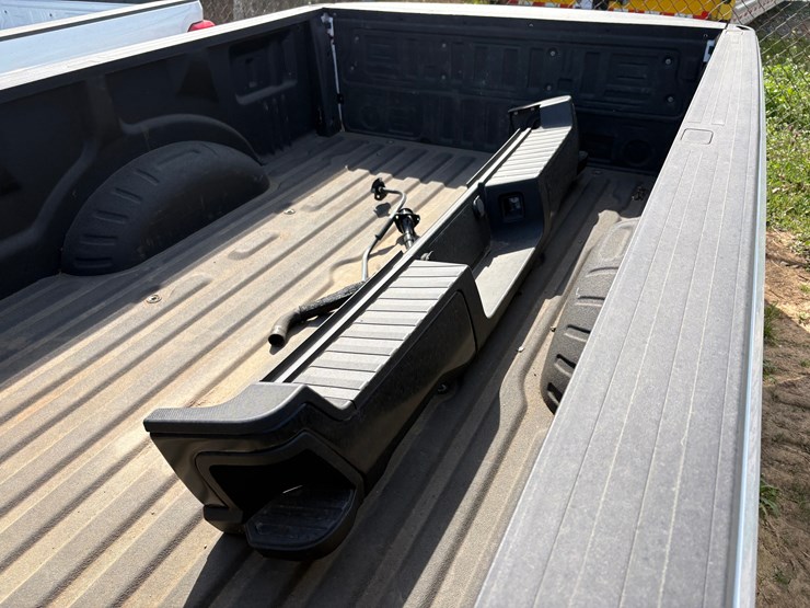 2024-ford-8-ft-image-2