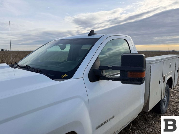 2016-chevrolet-silverado-2500-image-11