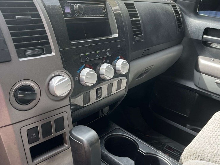 2012-toyota-tundra-image-19