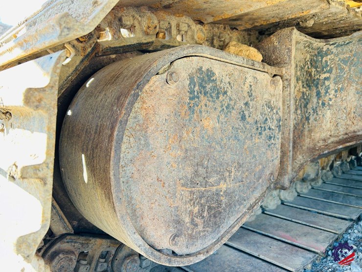 2015-komatsu-pc210-lc-image-81