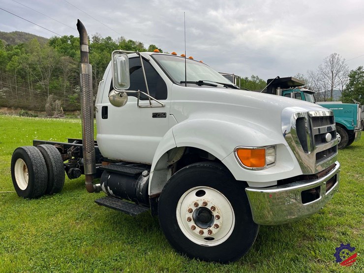 2006-ford-f750-image-9