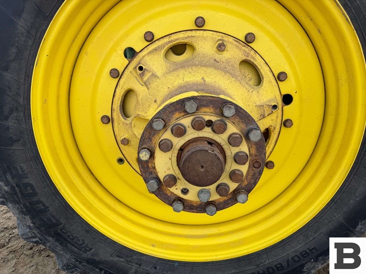 2011-john-deere-8310r-image-30