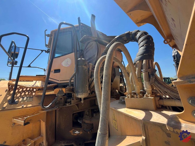 2010-volvo-a40e-image-24