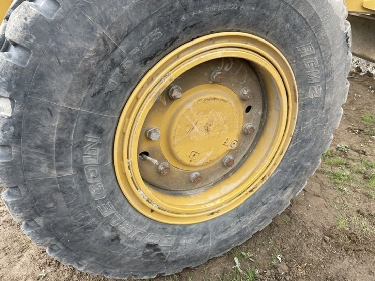 2018-caterpillar-12m3-awd-image-31