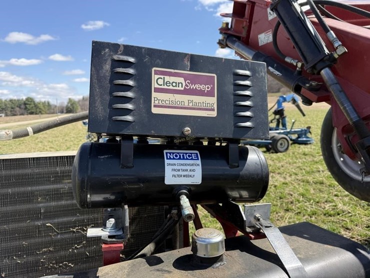 2008-case-ih-1200-image-5