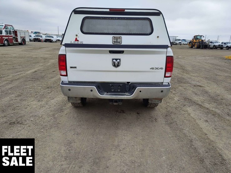 2016-dodge-2500-image-4