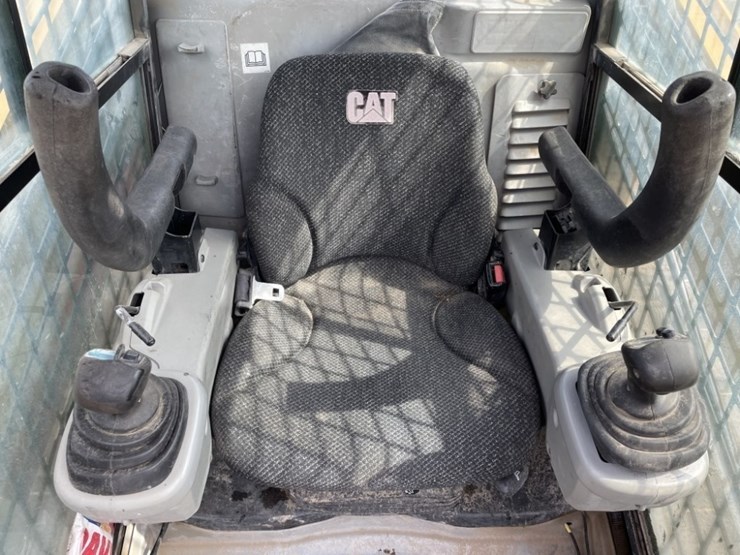 2012-caterpillar-279c2-image-22