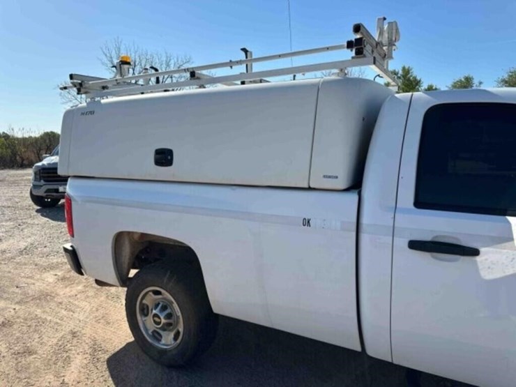 2011-chevrolet-2500-image-13