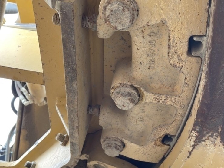 2018-caterpillar-12m3-awd-image-25