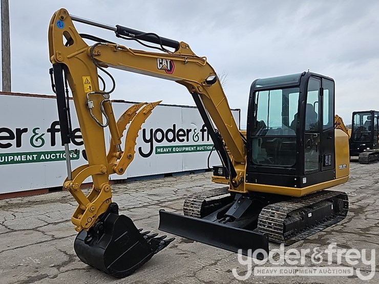 2018-caterpillar-305.5-image-1