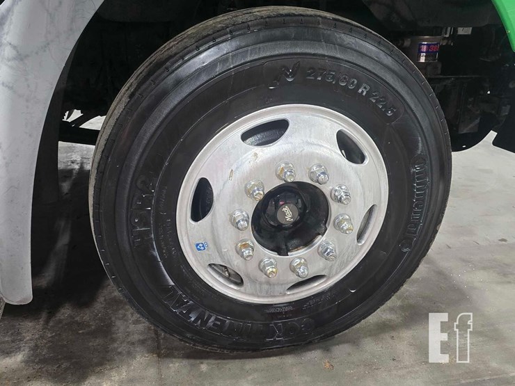 2017-mack-pinnacle-cxu613-image-27