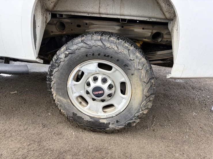 2012-gmc-sierra-2500-image-5