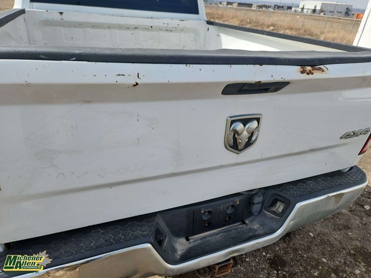 2013-dodge-2500-image-38