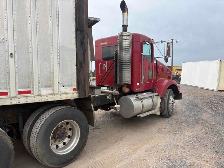 2010-caterpillar-c13-image-3