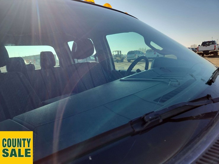 2013-ford-f550-image-57