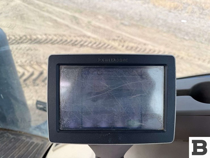 2011-john-deere-8310r-image-64