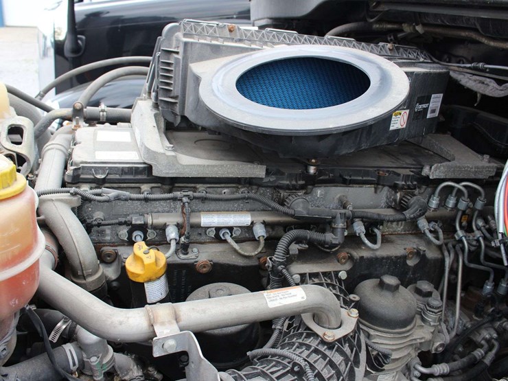 2020-freightliner-cascadia-126-image-6