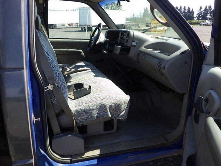 1996-gmc-3500-image-23