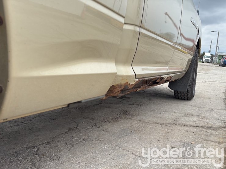 2011-dodge-ram-1500-image-23