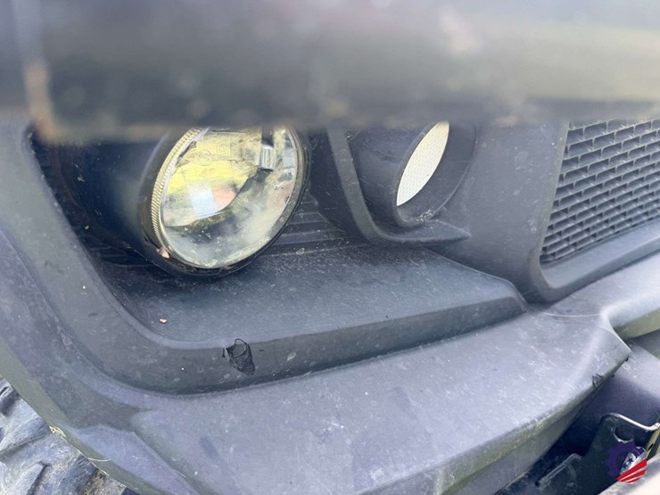 2019-john-deere-gator-xuv-835m-image-17