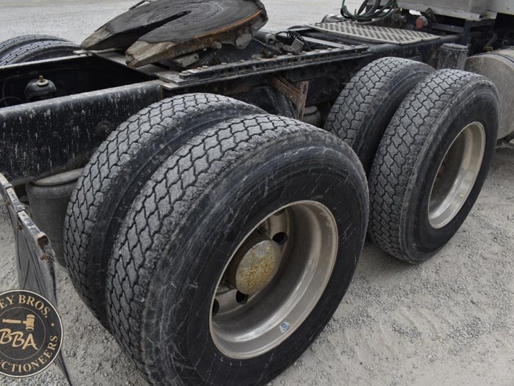 2013-kenworth-t660-image-16