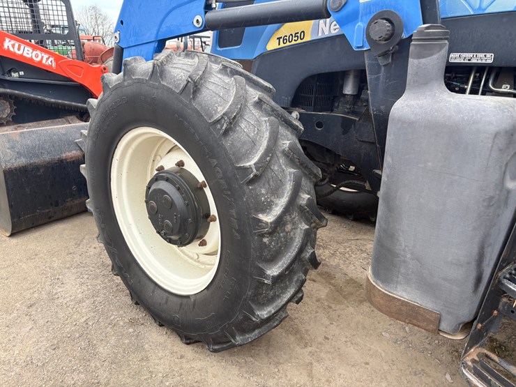 new-holland-t6050-plus-image-14