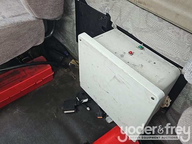 2016-freightliner-cascadia-113-image-33