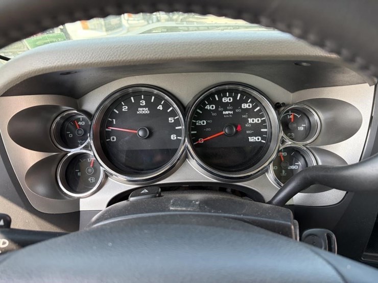 2012-gmc-sierra-2500-image-16