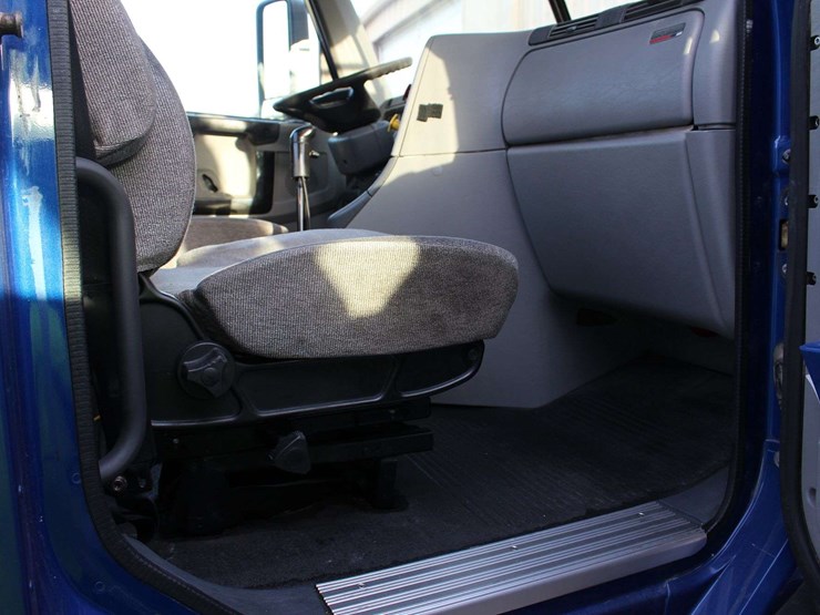 2018-freightliner-semi-3alxa7007jdjt5039-mileage:-does-not-run-image-25