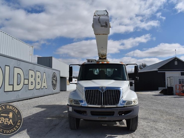 2005-international-durastar-4300-image-9