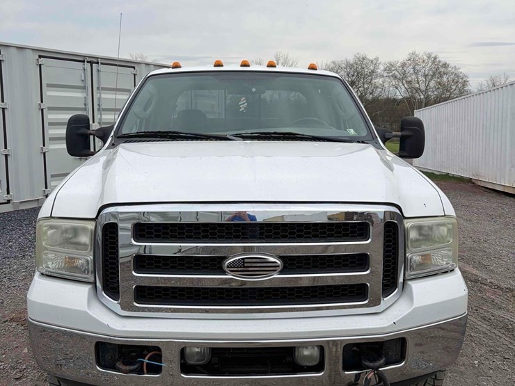 2005-ford-f350-xlt-image-2