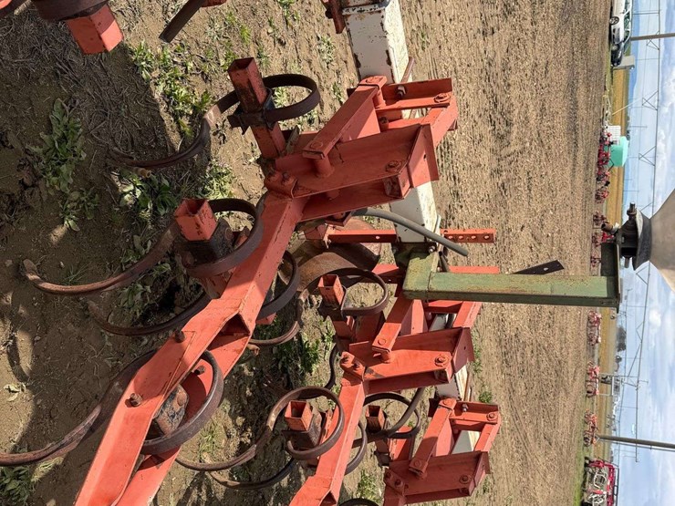 6-row-s-tine-cultivator-image-21