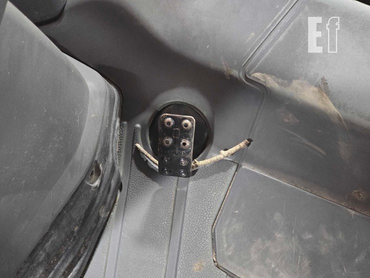 2021-caterpillar-420-image-24