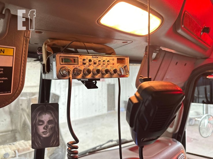 2008-peterbilt-386-image-25