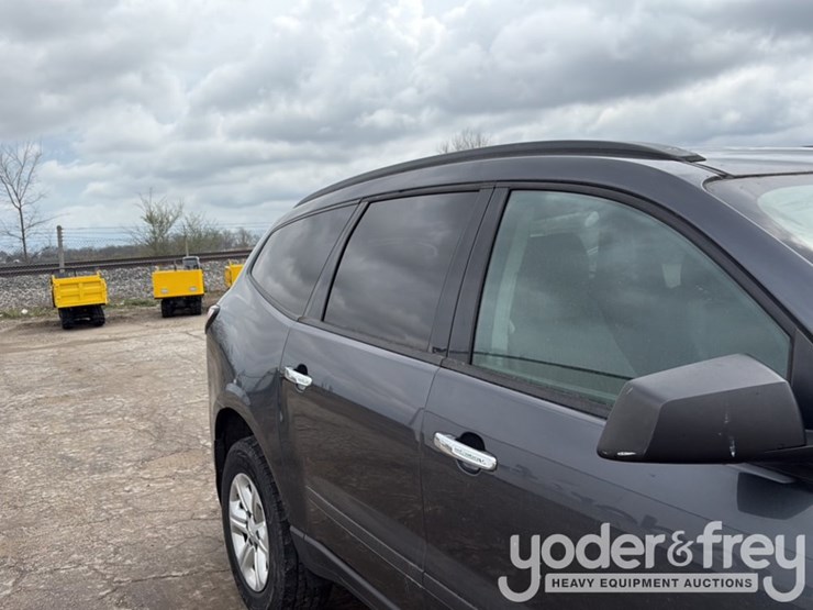 2014-chevrolet-traverse-image-17