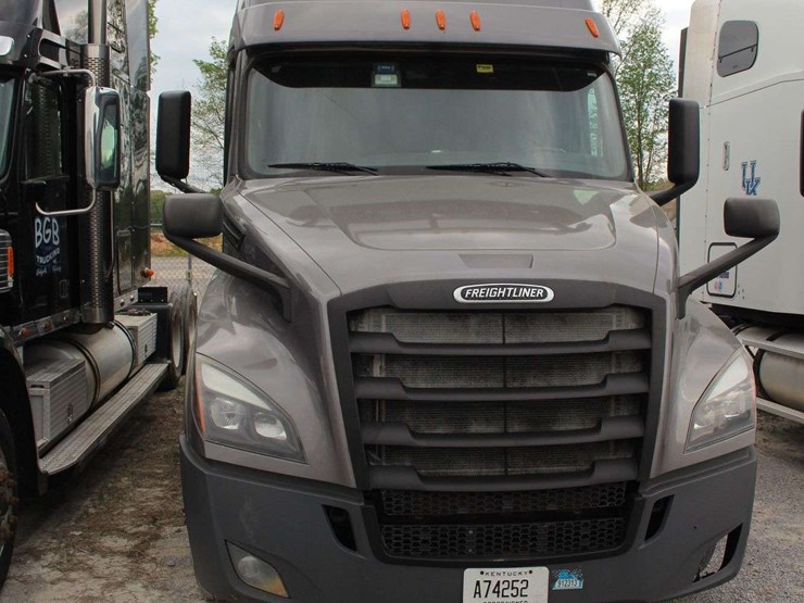 2020-freightliner-cascadia-126-image-43
